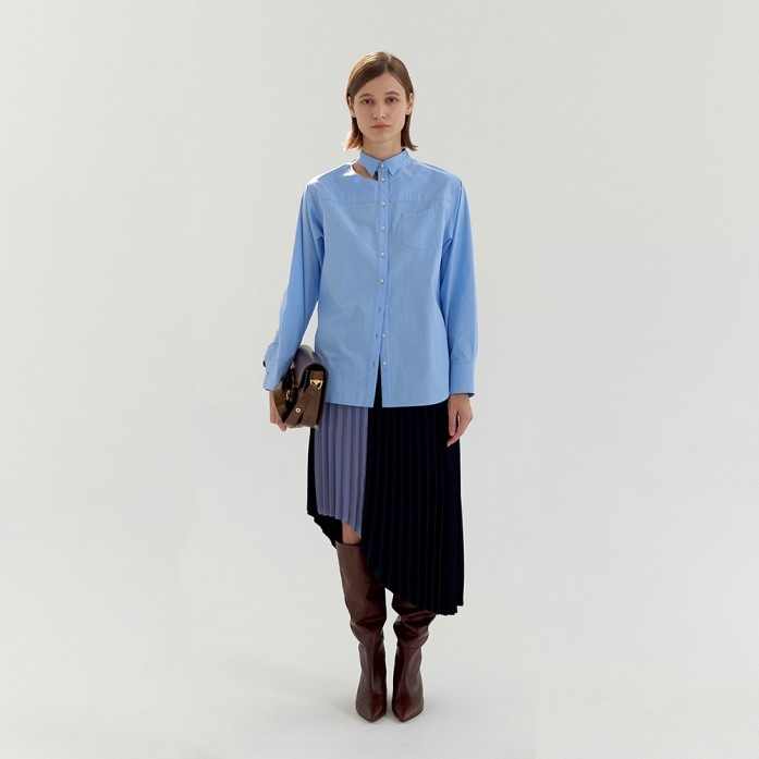유아네이비 Wing Collar Cut-Out Shirt - Blue URNAVY