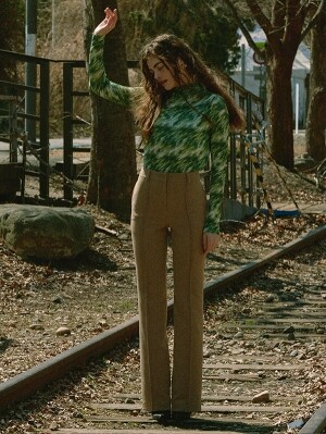 아이스가든 Slim-legs Pin-tuck Trousers iCE GARDEN